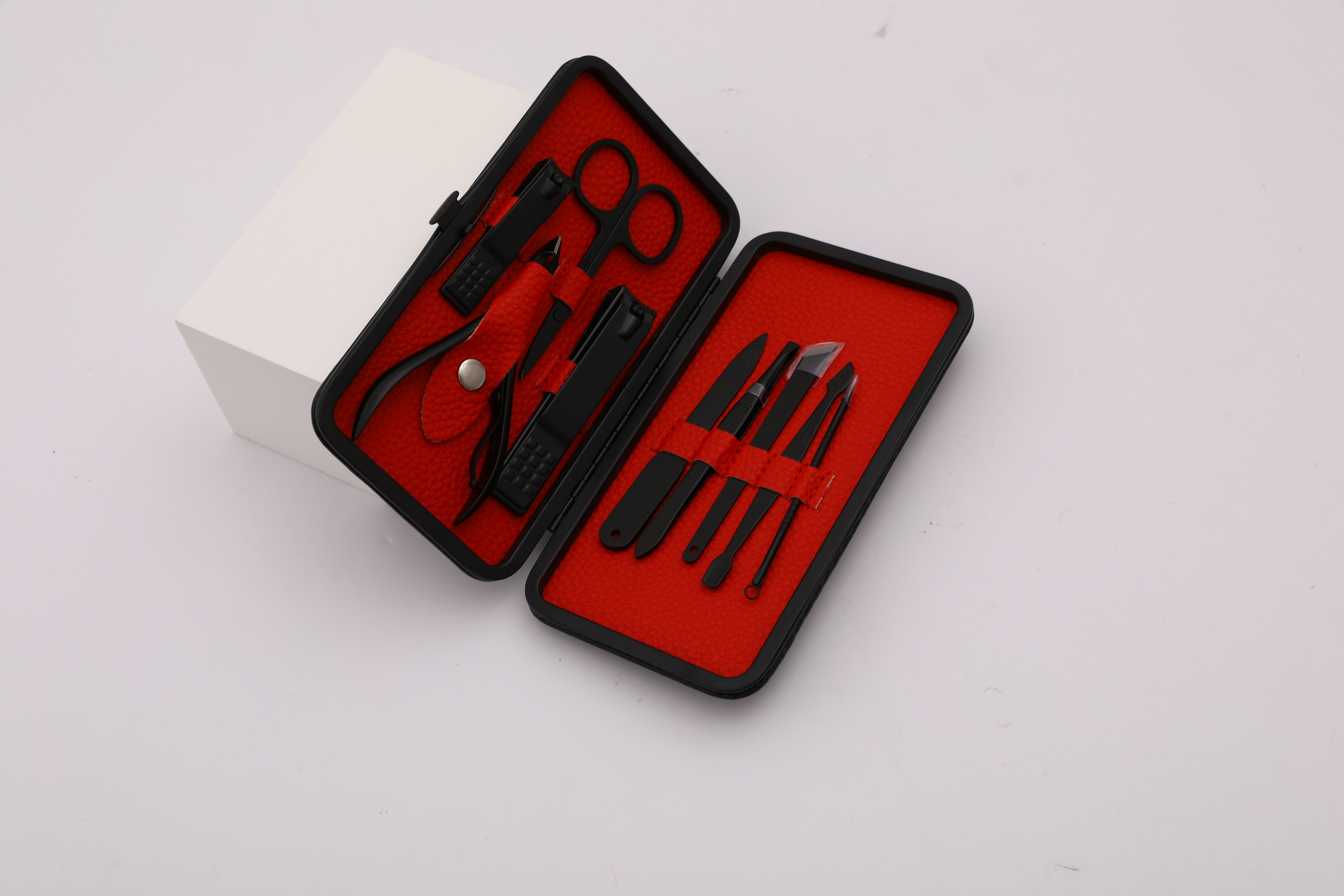 طقم العناية بالأظافر 9 قطع في حافظة