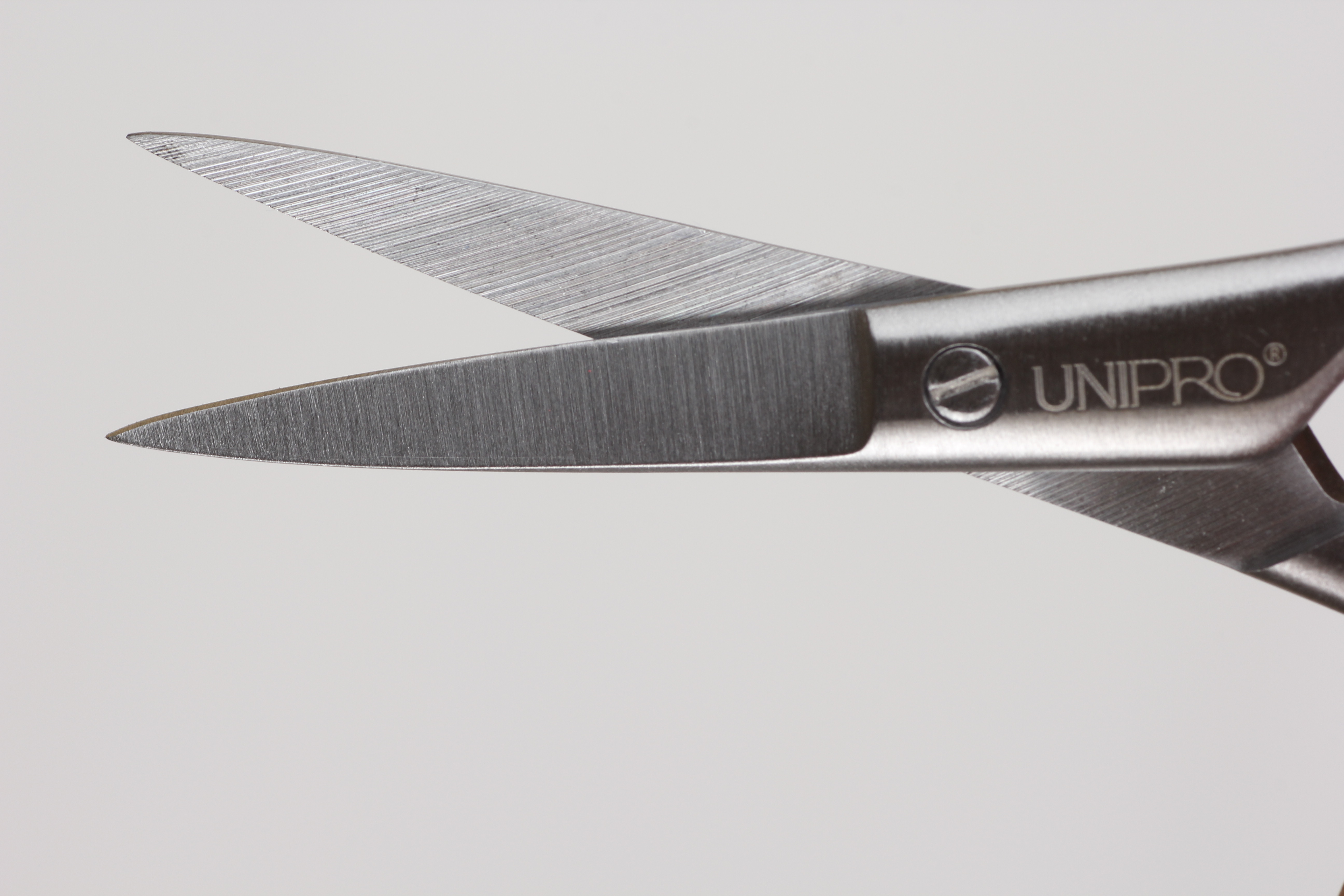 مقص للشعر 10 سم