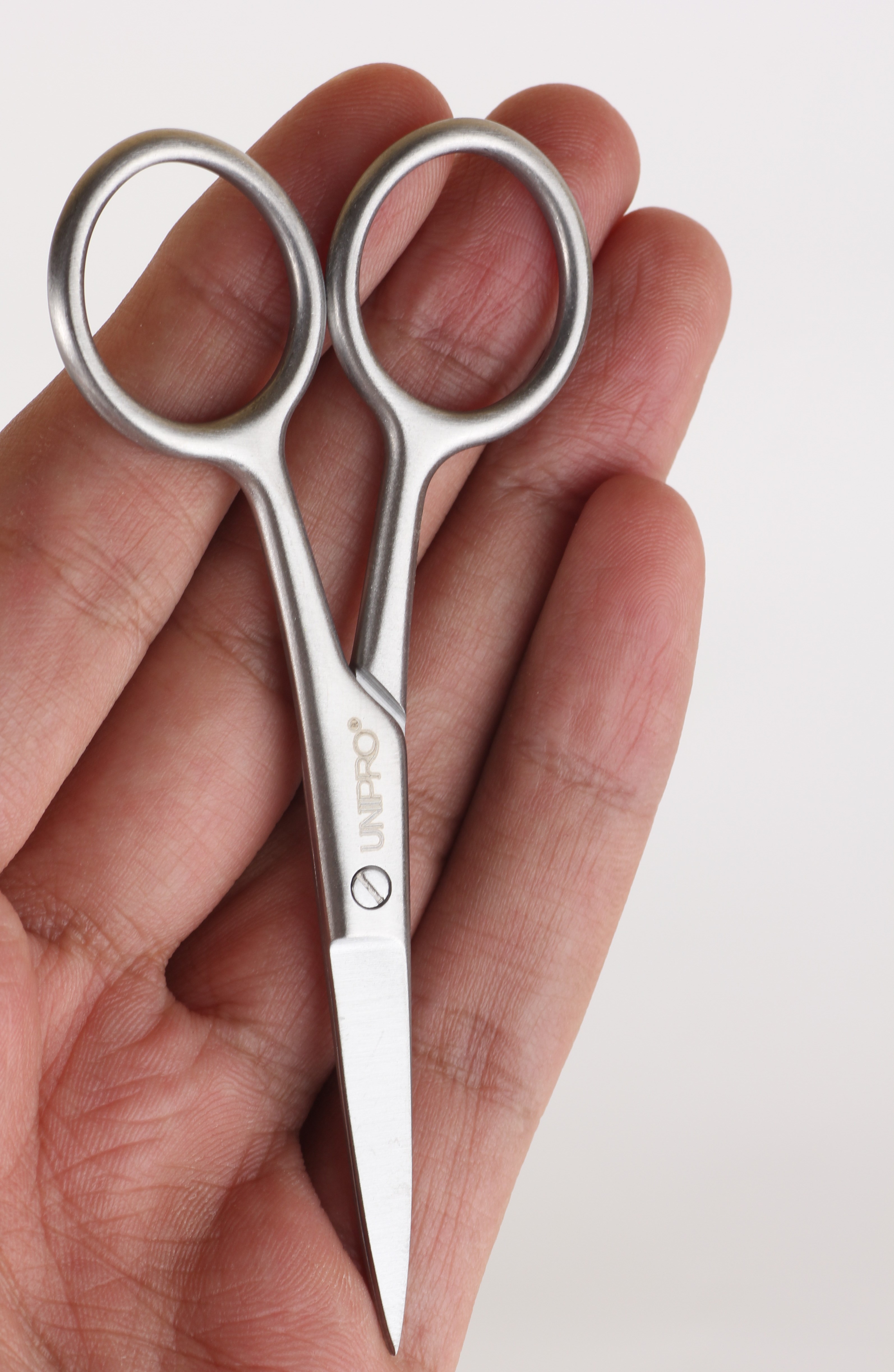 مقص للشعر 10 سم