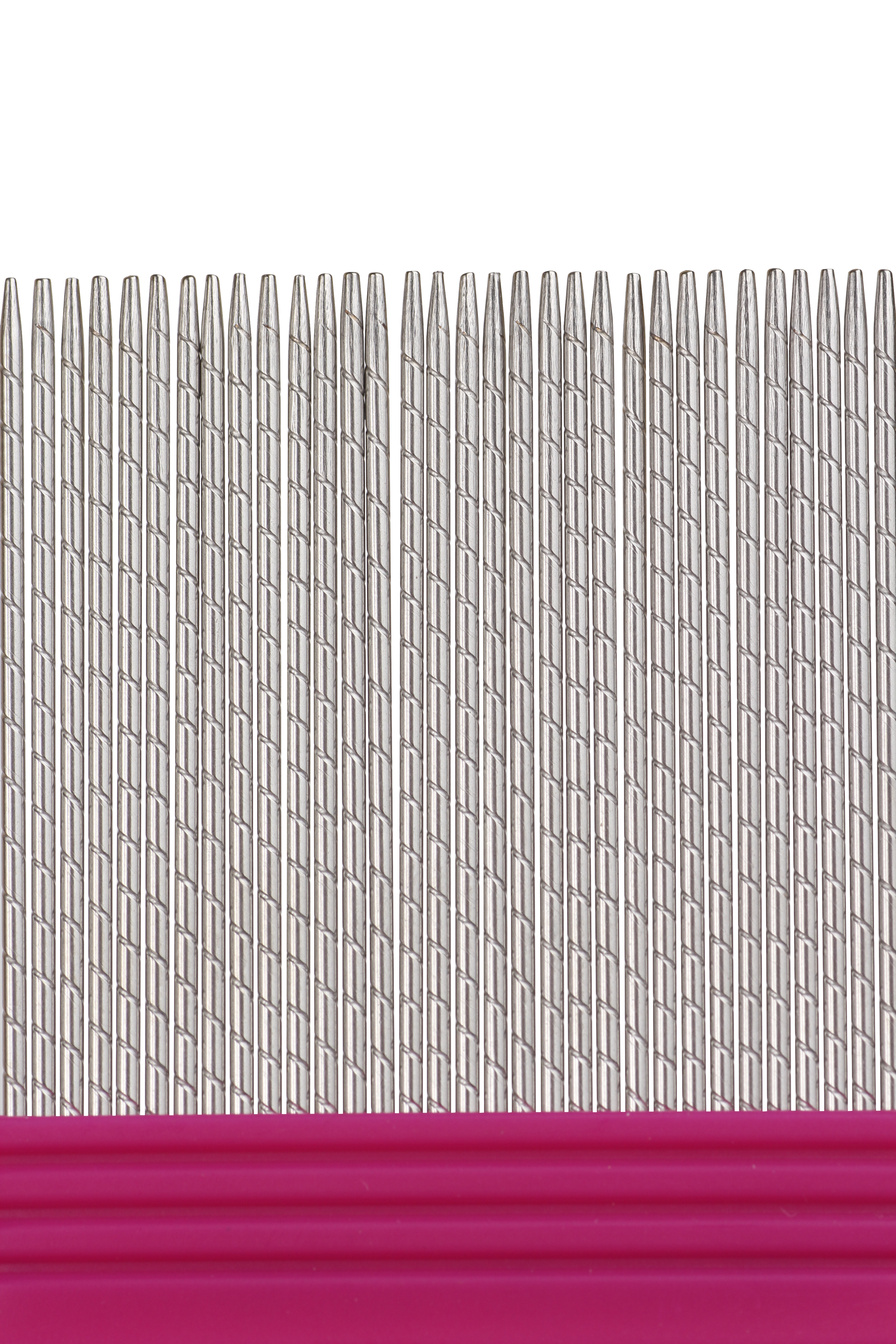 مشط حديد بمكبر للقشرة والقمل